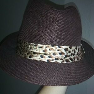 Brown fedora with cheetah trim 🍾